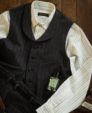 White striped jacquard work shirt with long sleeves and a pointed collar
