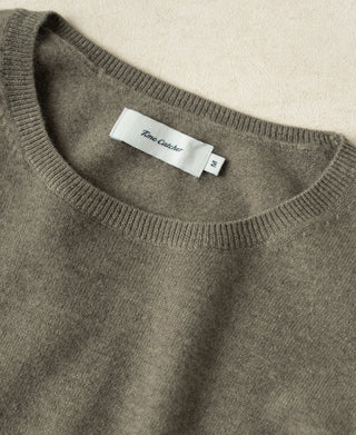 Merino wool crewneck sweater in grayish green, crew neckline with brand label