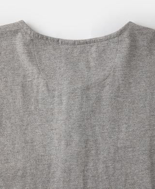 back detail of 1940s Slub Cotton Henley Pocket T-shirt in Gray