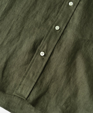 Button closure of Lot 225 Long Sleeve Linen Button-Down Shirt