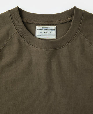 collar detail of Dark Olive Heavyweight Plain Raglan Short Sleeve T-Shirt