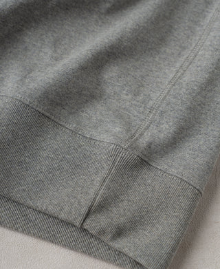 hem detail of 1950s V-Gusset Cotton T-Shirt - Heather Gray