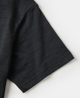 sleeve detail of dark gray heavyweight slub cotton short sleeve t-shirt